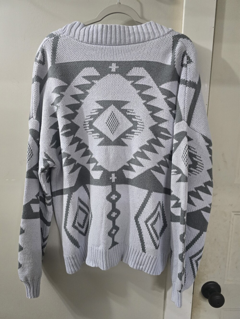 Gray Patterned Women's Sweater - Picture 6 of 9